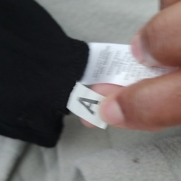 Ann Taylor black tshirts v-neck style - Picture 4 of 8